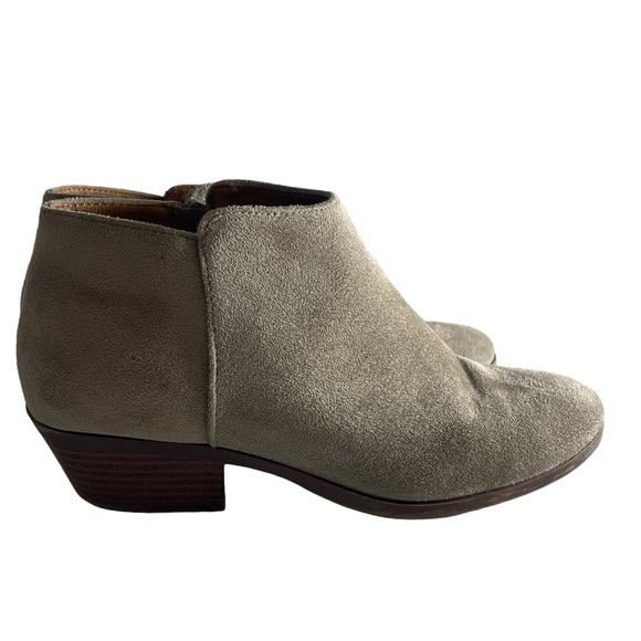 Boots - Picture 1 of 4